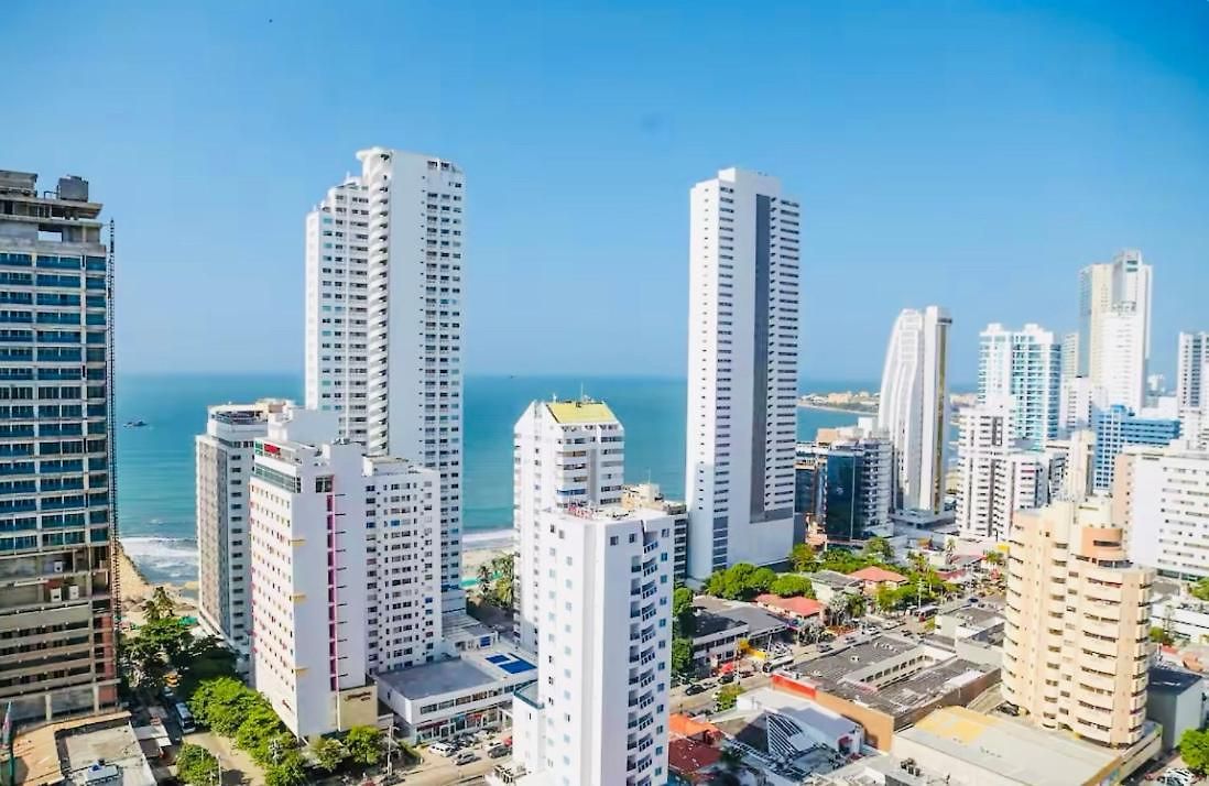 Vista Preciosa Desde El Piso 23 Frente Al Mar *