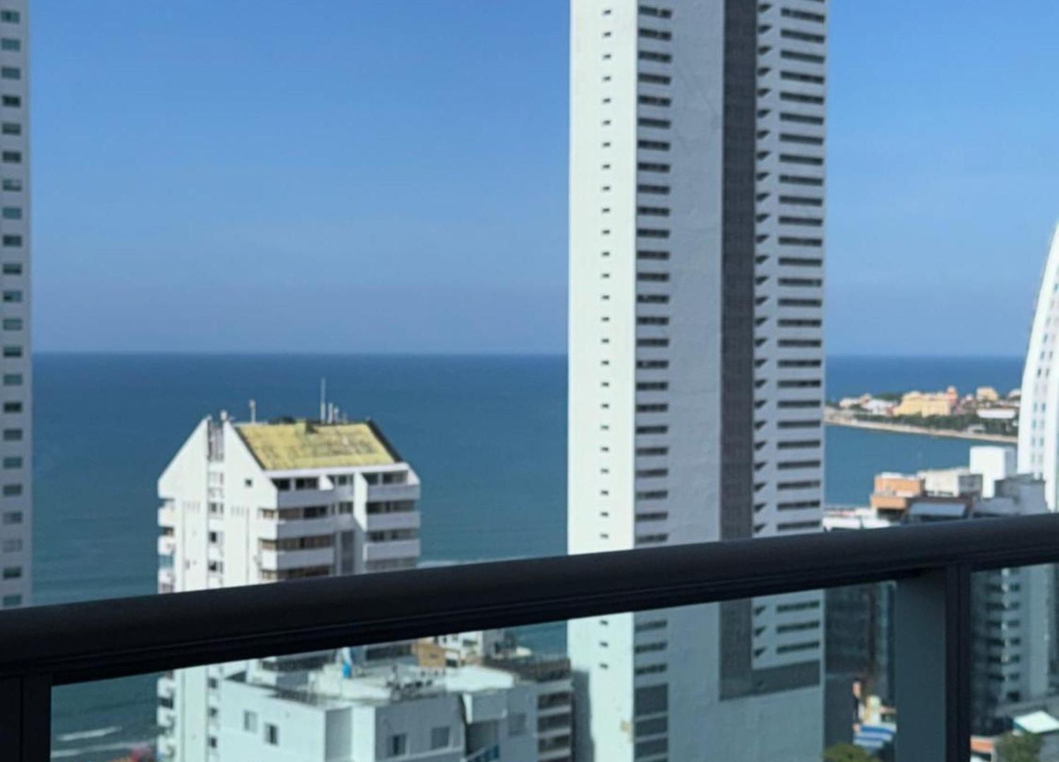 Vista Preciosa Desde El Piso 23 Frente Al Mar *