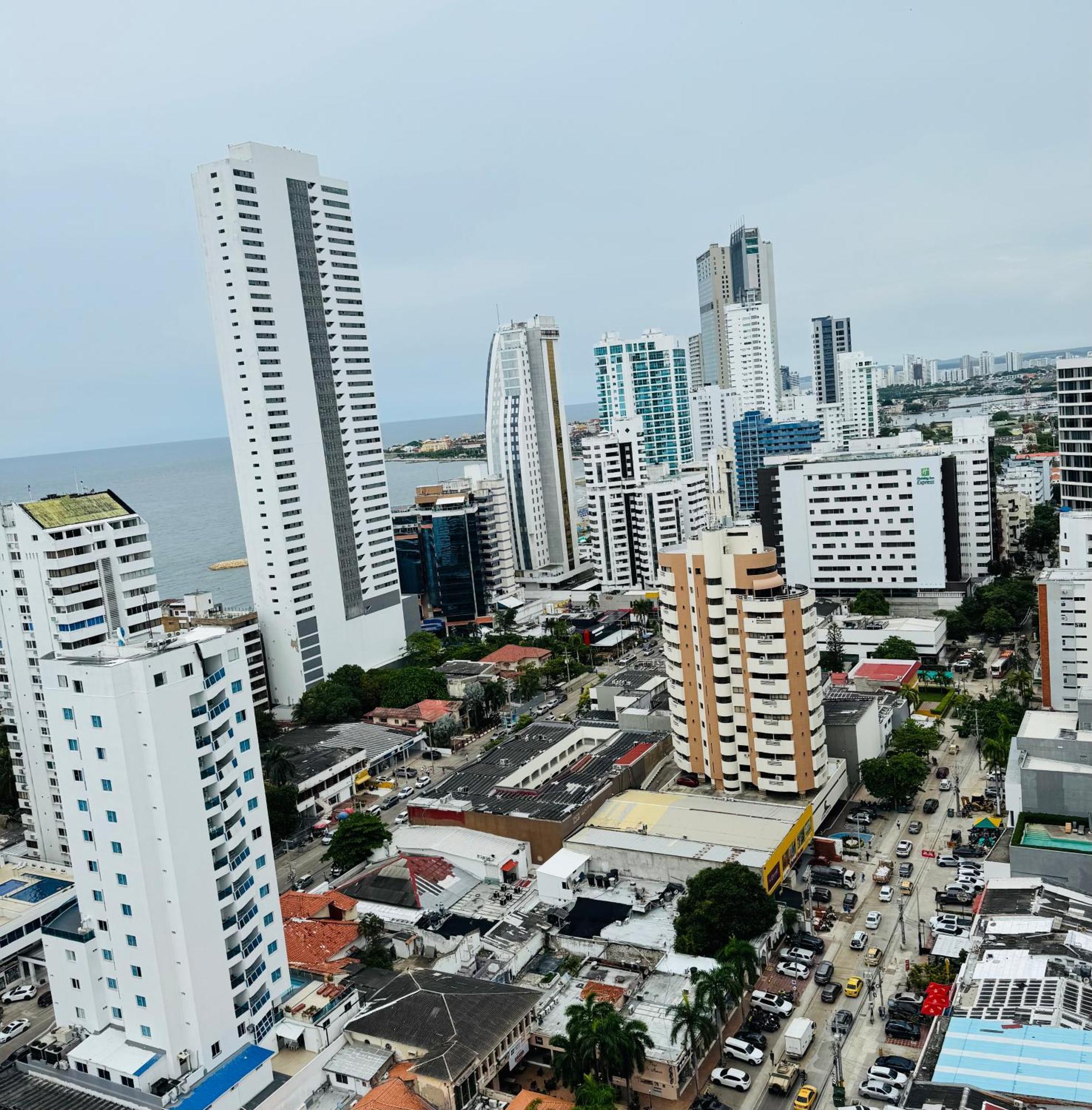 Vista Preciosa Desde El Piso 23 Frente Al Mar Cartagena